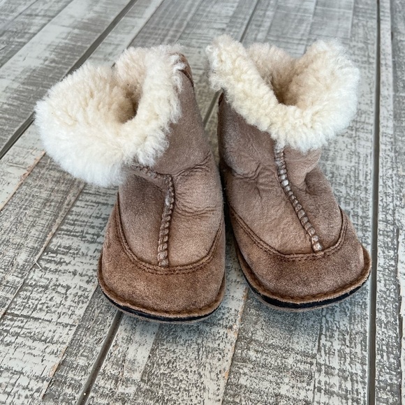 UGG Australia Toddler Boots size: Medium - Picture 1 of 10